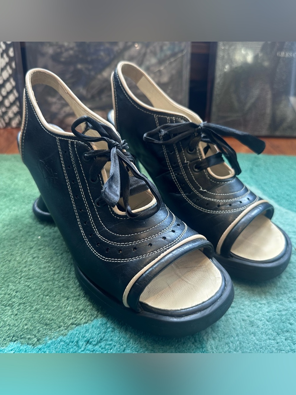 Fluevog VINTAGE Mini black/beige leather open toe slingback heel -10